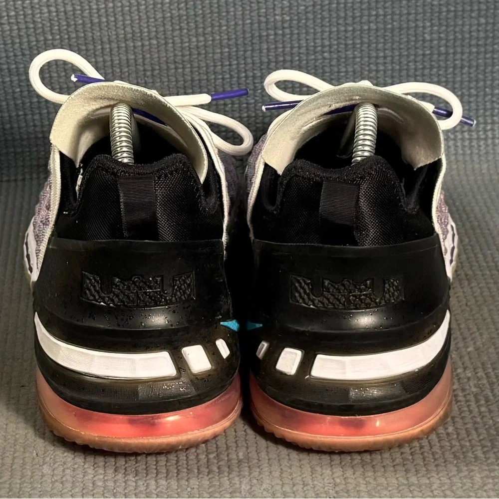 Nike‎ LeBron XVIII 18 ‘Graffiti’ Basketball Shoes CW2760-900 Big Kid Size 6Y